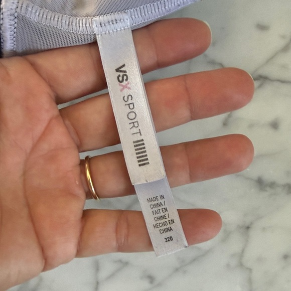 VSX Victorias Secret Mesh Vibrant Patterned Sports Bra Sz 32D - Picture 5 of 6